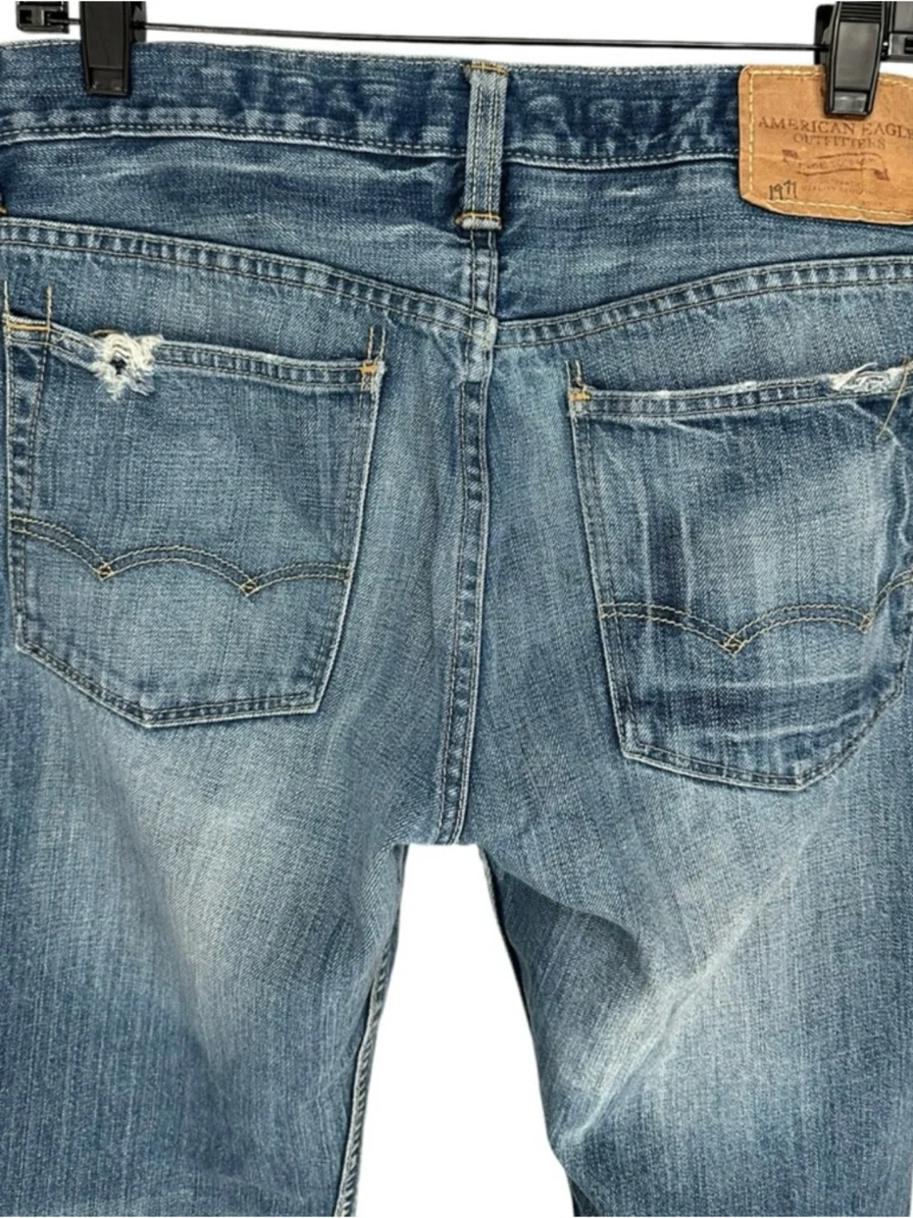 AMERICAN EAGLE / Blue Distressed Denim Y2K Straight Leg Jeans / 31 W 32 L Preppy